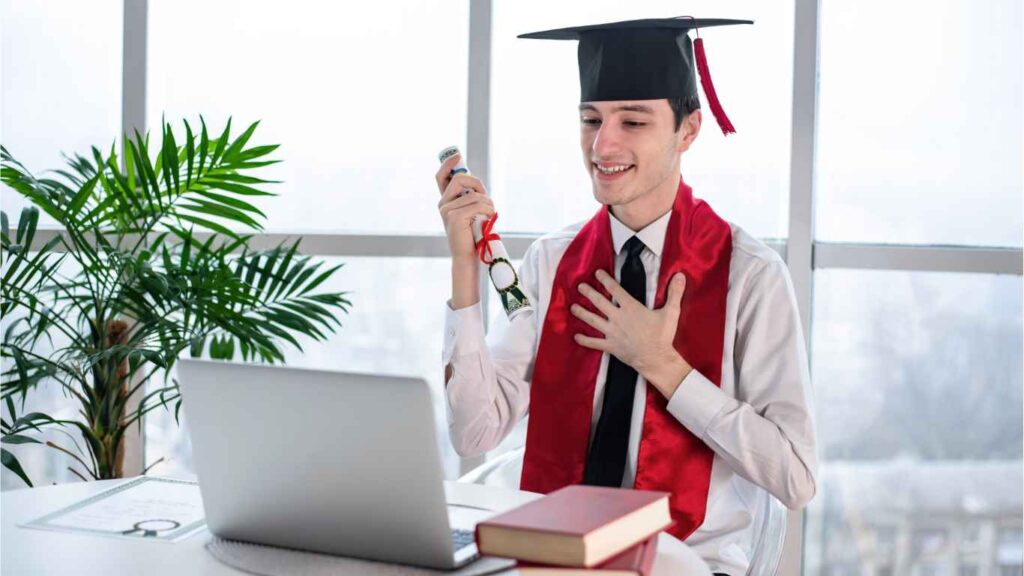 Online Bachelor's Degrees in Fast-Growing Industries